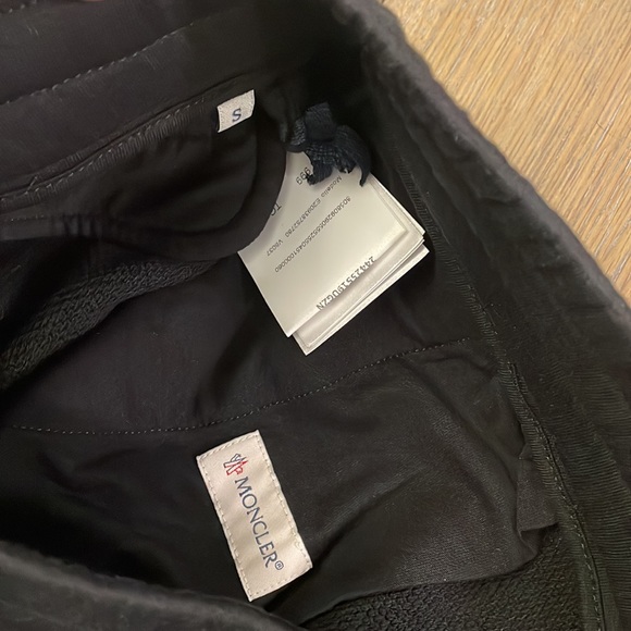 Moncler sweat pants - Picture 2 of 5